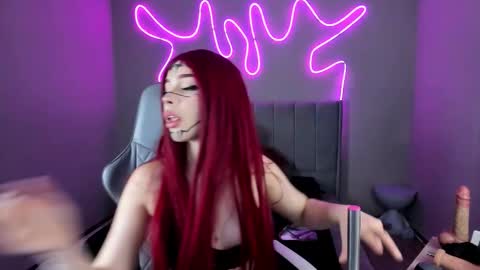 Snapshot of sabrina_bloom_ chatting on 10/16/25, 01:56 sabri online show from 10/16/25, 01:56