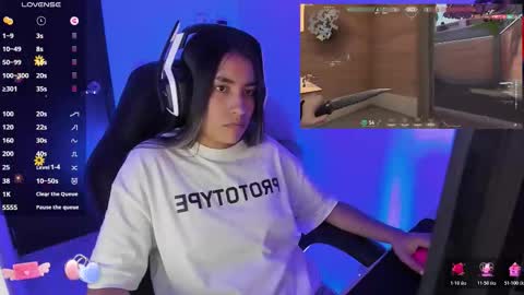 Angie  online show from 11/12/25, 09:58