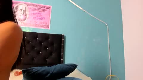 Snapshot of sabrina_hot77 chatting on 01/10/25, 11:33 sabrina_hot77 online show from 01/10/25, 11:33