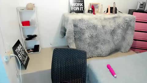 Sabrina online show from 12/14/25, 10:25