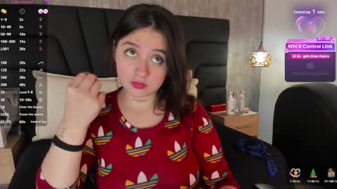 Snapshot of sabrina_lennox chatting on 01/09/25, 10:52 Sabrina Maria online show from 01/09/25, 10:52