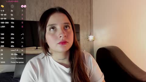 Snapshot of sabrina_lennox chatting on 01/29/25, 07:43 Sabrina Maria online show from 01/29/25, 07:43