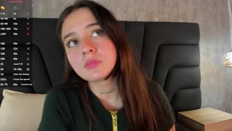 Snapshot of sabrina_lennox chatting on 02/13/25, 02:12 Sabrina Maria online show from 02/13/25, 02:12