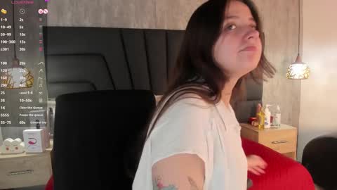 Snapshot of sabrina_lennox chatting on 02/18/25, 08:14 Sabrina Maria online show from 02/18/25, 08:14