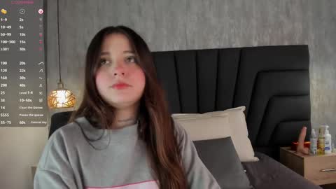 Snapshot of sabrina_lennox chatting on 03/07/25, 07:38 Sabrina Maria online show from 03/07/25, 07:38