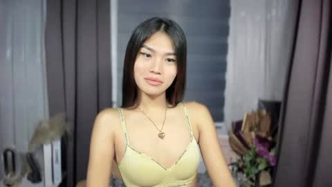 Nadine online show from 11/08/25, 03:23