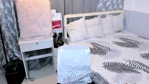 Snapshot of sabrinaametyst chatting on 12/02/24, 05:15 urHOT SABBY online show from 12/02/24, 05:15