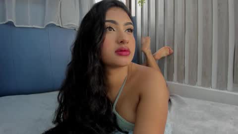 mariana  online show from 09/29/25, 09:52
