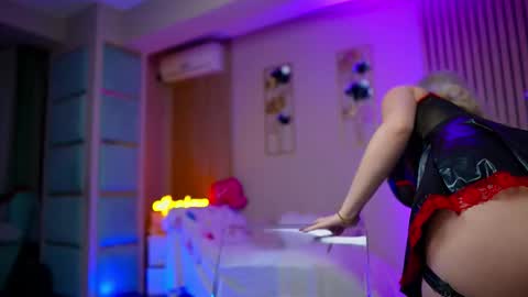 SabrinaJade online show from 12/17/25, 05:35