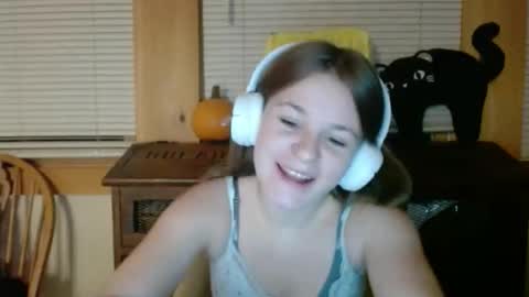 Sabrina online show from 11/10/25, 04:22