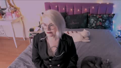 Sabrina MacMarren online show from 12/29/24, 04:30