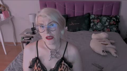 Sabrina MacMarren online show from 01/04/25, 04:33
