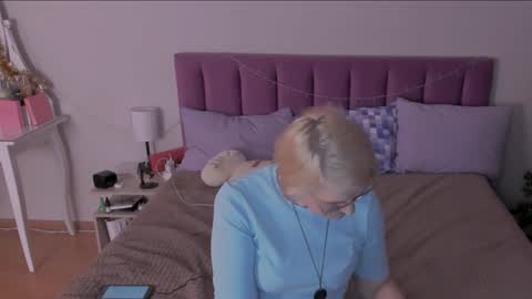 Sabrina MacMarren online show from 01/15/25, 08:26