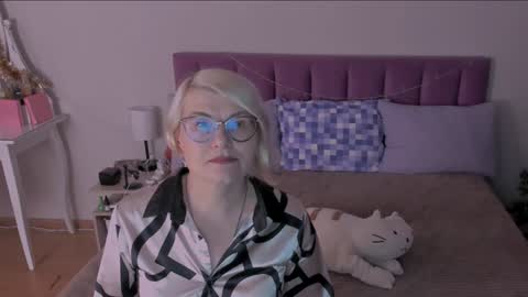 Sabrina MacMarren online show from 01/16/25, 04:28