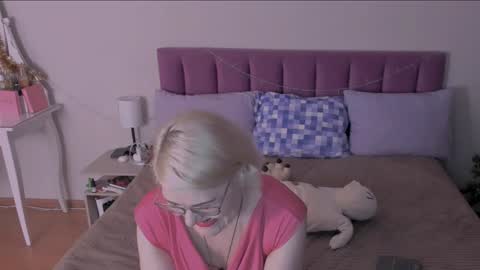 Sabrina MacMarren online show from 01/17/25, 02:18