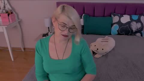 Sabrina MacMarren online show from 01/22/25, 11:23