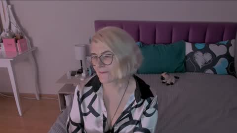 Sabrina MacMarren online show from 01/24/25, 08:32