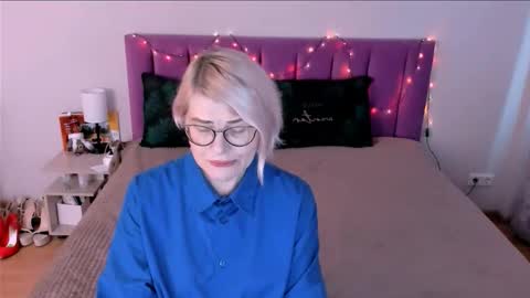 Sabrina MacMarren online show from 12/14/25, 11:26