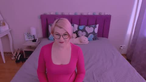 Sabrina MacMarren online show from 02/15/26, 09:19