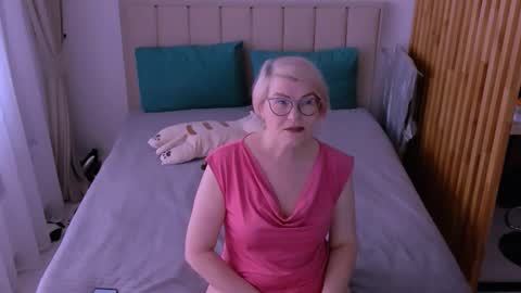 Sabrina MacMarren online show from 03/05/26, 09:05