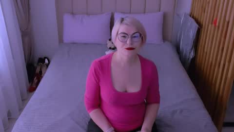 Sabrina MacMarren online show from 03/26/26, 08:20