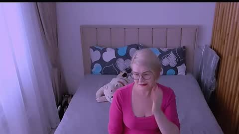 Sabrina MacMarren online show from 04/14/26, 09:15