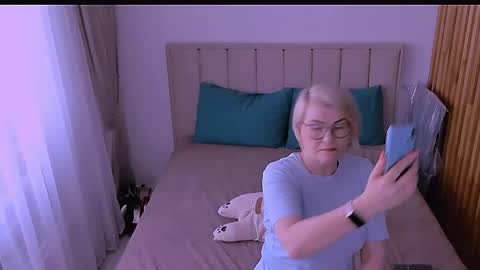 Sabrina MacMarren online show from 04/27/26, 10:24