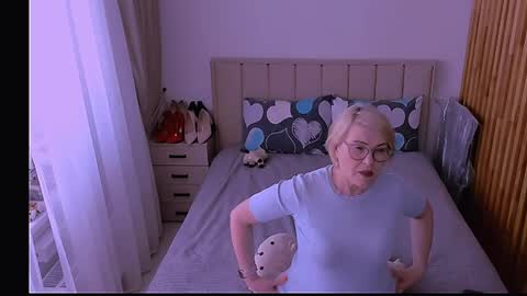 Sabrina MacMarren online show from 05/13/26, 02:03