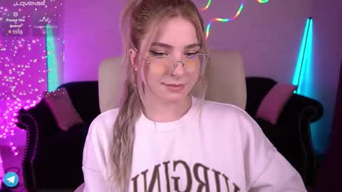 Sabrina online show from 03/26/26, 07:14