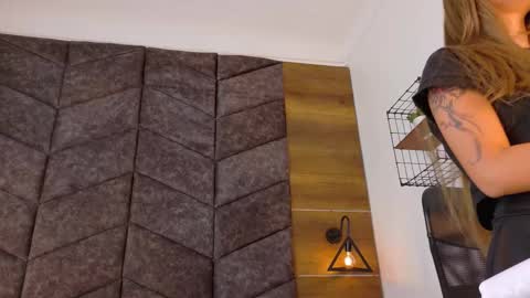 S A B R I N A  online show from 11/22/25, 11:31