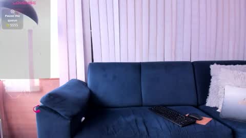 sabrinavelvet_ online show from 10/20/25, 12:27