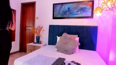 Sabrina Warren online show from 12/20/24, 12:05