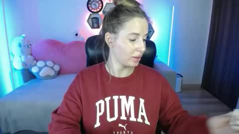 Snapshot of sabrinviolet chatting on 05/30/26, 08:11 Sabrina Violet online show from 05/30/26, 08:11