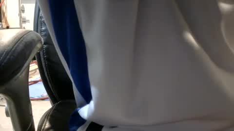 Dee online show from 11/21/25, 09:52