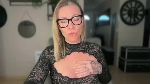 sacha__xx online show from 03/02/26, 05:31