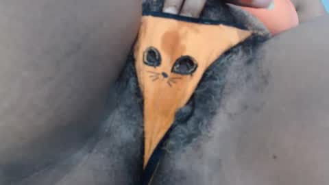 Sacha  Macgregor online show from 12/23/25, 06:11