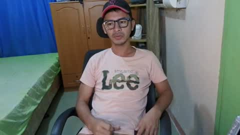 Snapshot of sachu01 chatting on 07/21/26, 12:35 Sachu01 online show from 07/21/26, 12:35