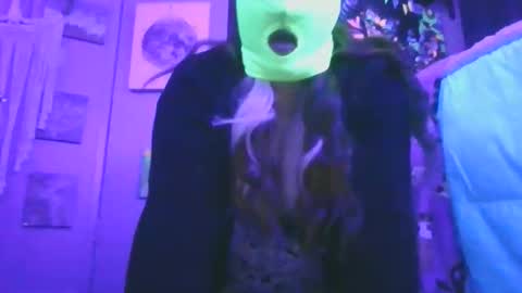 Snapshot of saddybaddie chatting on 10/21/25, 06:03 saddybaddie online show from 10/21/25, 06:03