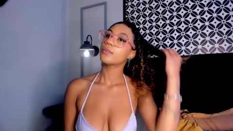 Snapshot of sade_jackson1 chatting on 10/11/25, 05:28 Sophie online show from 10/11/25, 05:28