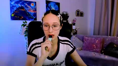 Snapshot of sadie_peach chatting on 07/21/26, 08:38 your best girl online show from 07/21/26, 08:38