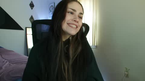 Snapshot of sadierenee96 chatting on 12/18/24, 08:25 Sadie Renee  online show from 12/18/24, 08:25