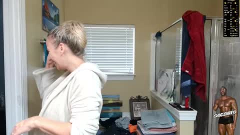 SadieRW online show from 10/29/25, 04:31