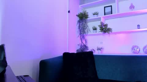 Snapshot of saelivrae chatting on 05/22/26, 07:19 Cami online show from 05/22/26, 07:19
