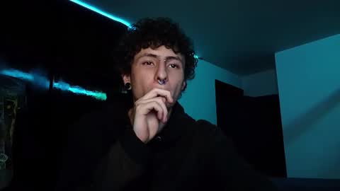 Snapshot of saemzam chatting on 02/05/25, 04:37 saemzam online show from 02/05/25, 04:37