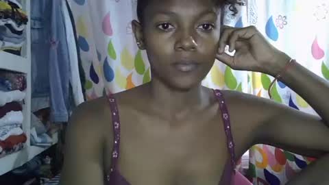 Snapshot of safira19 chatting on 10/11/25, 06:56 safira19 online show from 10/11/25, 06:56
