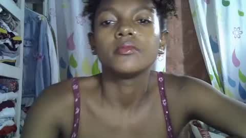 Snapshot of safira19 chatting on 10/11/25, 08:07 safira19 online show from 10/11/25, 08:07