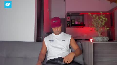 Snapshot of sag_1998 chatting on 02/07/25, 01:04 Sag online show from 02/07/25, 01:04