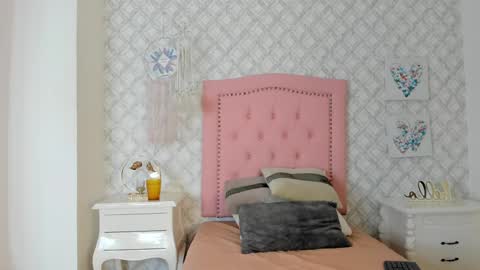 Cattleya online show from 03/10/25, 12:04