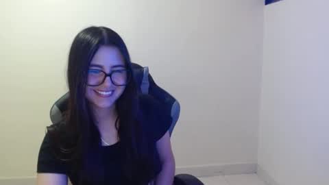 Sahaliefox  online show from 10/10/25, 10:53