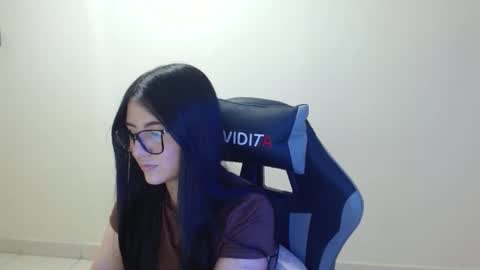 Sahaliefox  online show from 12/17/25, 08:26